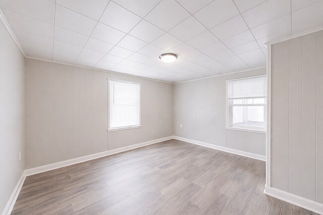 Building Photo - 3002 S Rybolt Ave