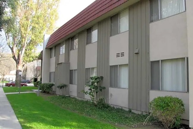 Building Photo - Waterman Apartments