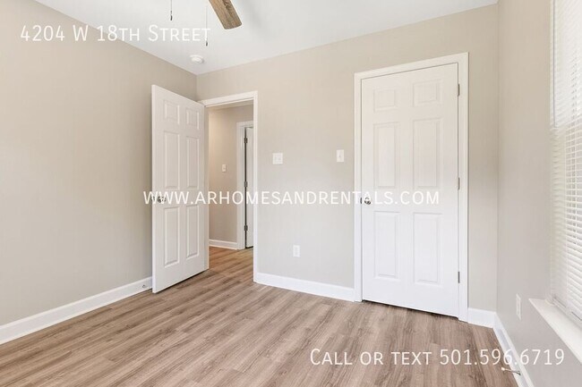 Building Photo - 4204 W 18th St
