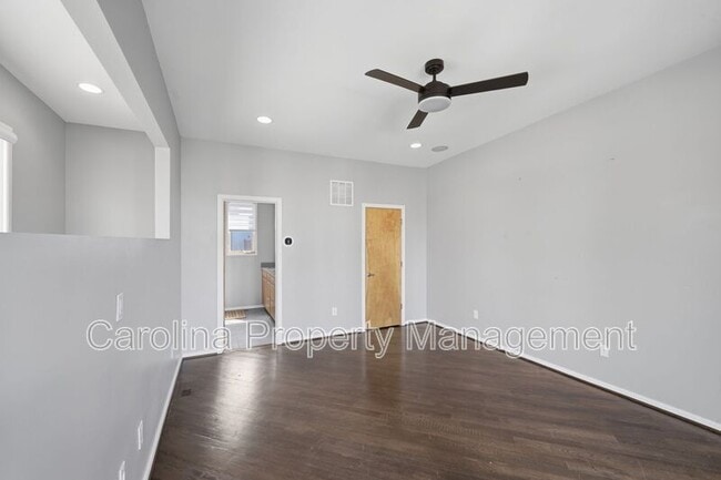 Building Photo - 919 Westbrook Dr