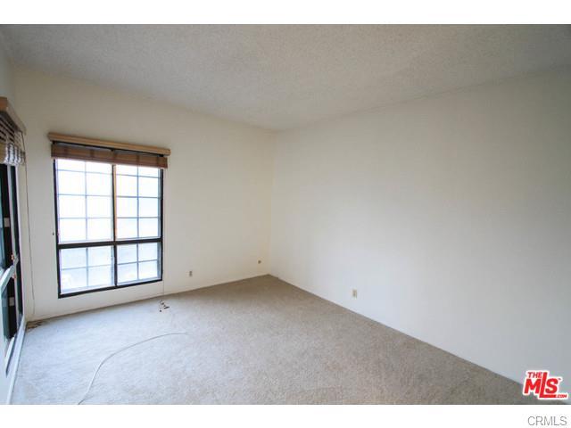Building Photo - 941 W Carson St