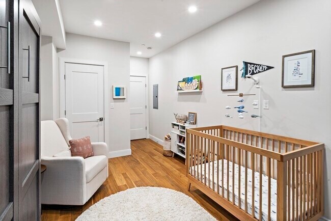 Building Photo - 303 Sumner St