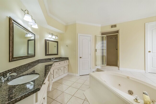 Building Photo - 1706 Galleon Oaks Dr
