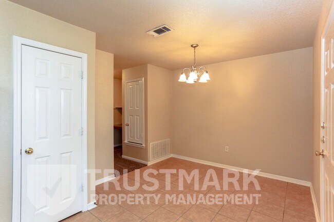 Building Photo - 4202 Elms Run Cir