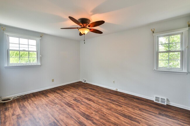 Building Photo - 9898 Wistaria St