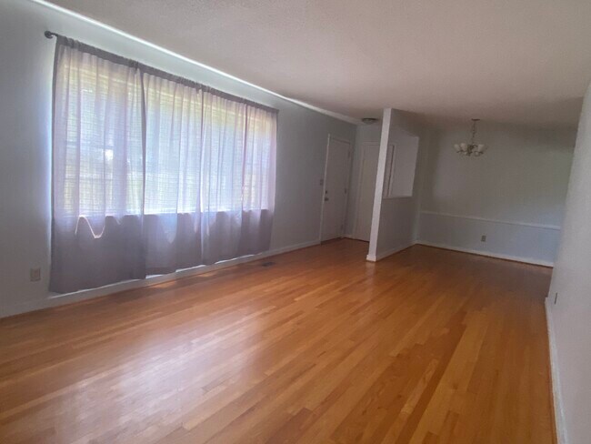 Building Photo - 5820 7th Ave S