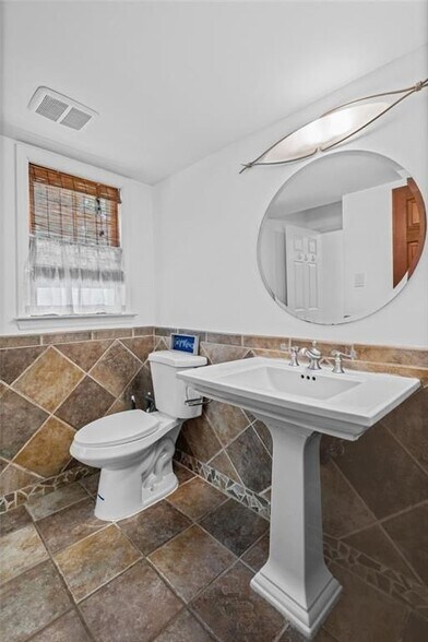 Building Photo - 5291 Manhasset Cove