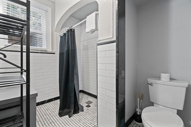 Building Photo - 1919 Rosenberg St