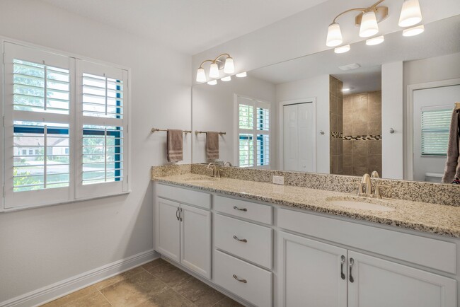 Building Photo - 2481 N Brentwood Cir
