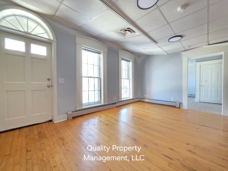 Building Photo - 128 Hammond St