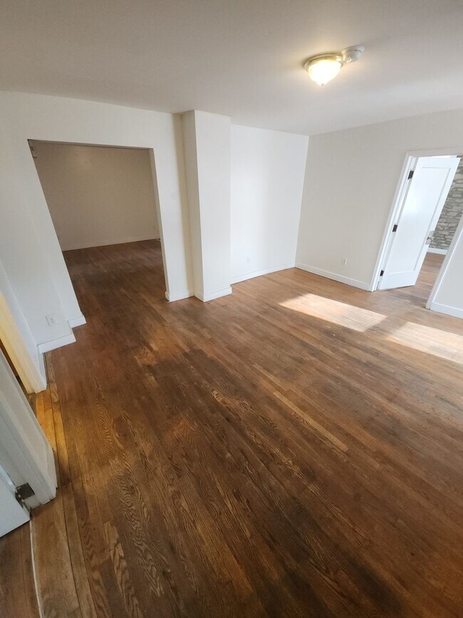 Building Photo - 111 Upton St