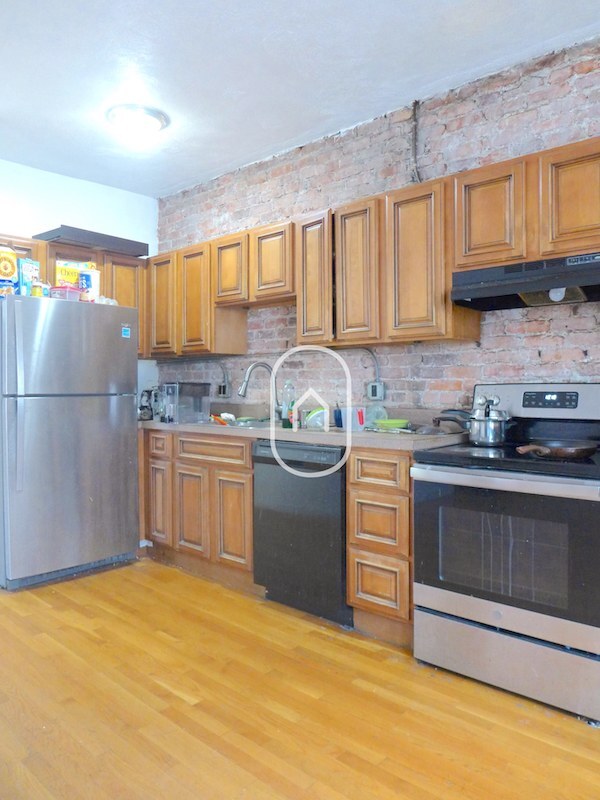 Building Photo - 24 S Huntington Ave