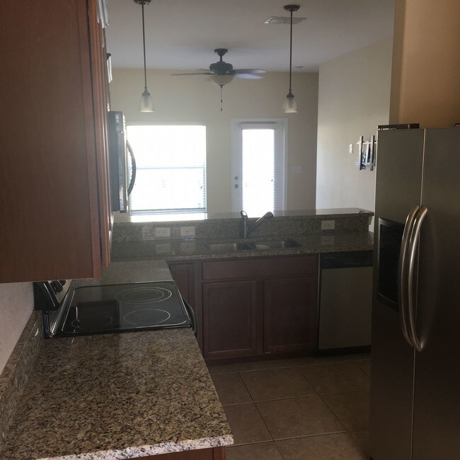 Townhome in the Hammocks 20430 Berrywood Ln Tampa FL 33647