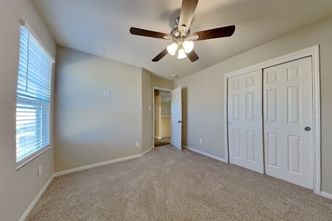 Building Photo - 2411 Lofty Falls Ct