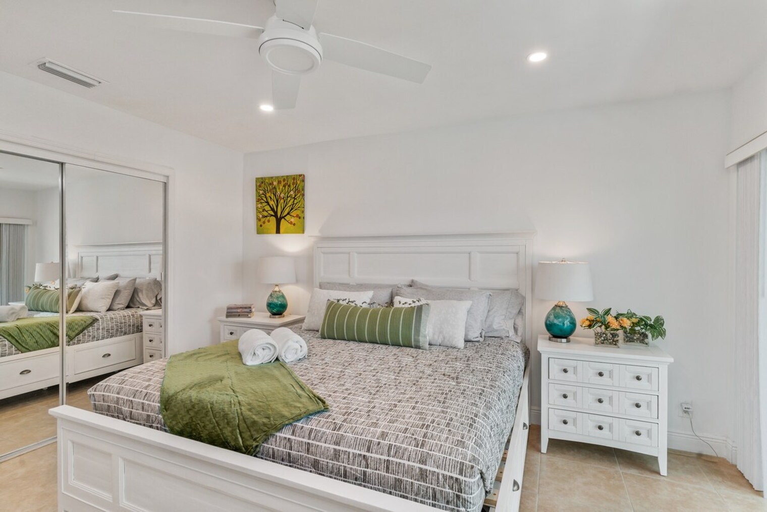 Building Photo - 2400 S Ocean Dr