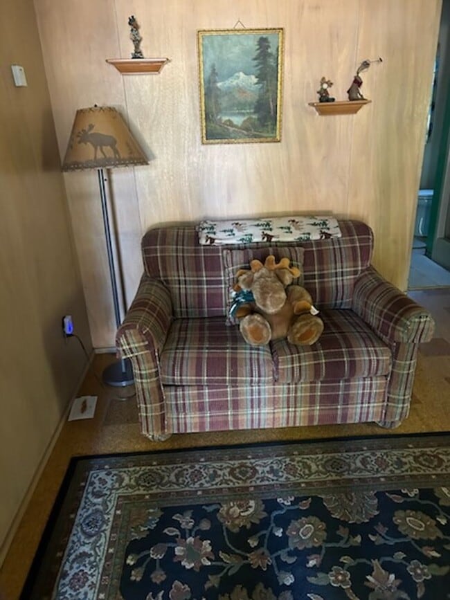 Building Photo - SKI LEASE: Close to Bus Line, Full Kitchen, 2 Living Areas