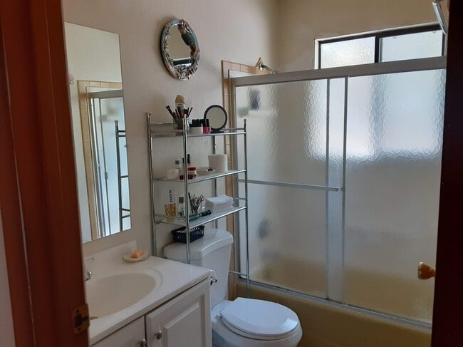 Building Photo - 25859 Madrone Dr