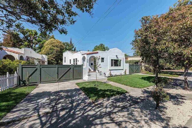 Building Photo - Beautiful Historic Home Meets Modern Luxury in San Leandro