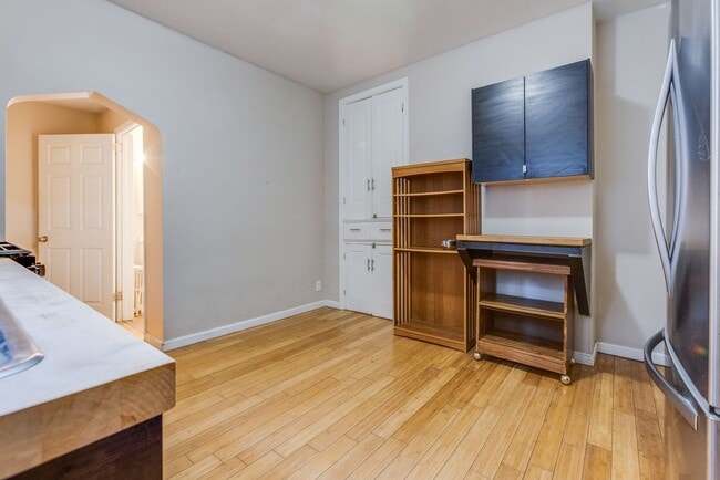 Building Photo - AVAILABLE JUNE 2026 - Spacious 2 Bedroom Home w/ SECONDS from Shiloh & Grandview!