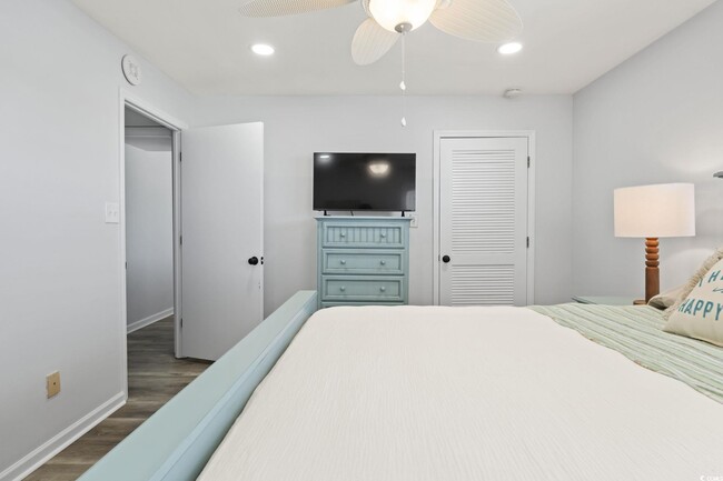 Building Photo - 5800 N Ocean Blvd