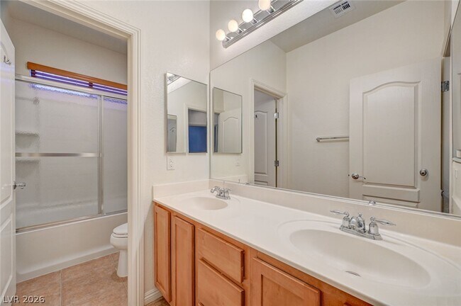 Building Photo - 5921 Altissimo St