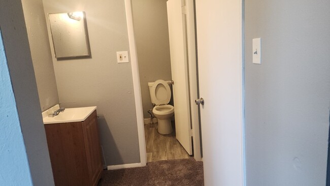 Building Photo - Large 2 Bed/2.5 Bath located on The Village Orlando