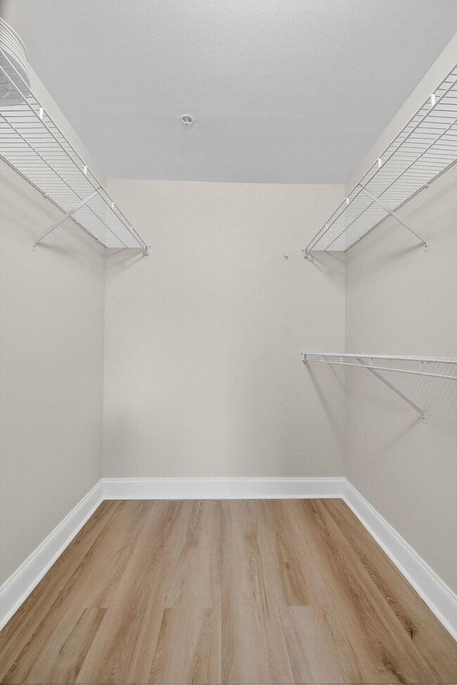 Building Photo - 630 S Sapodilla Ave
