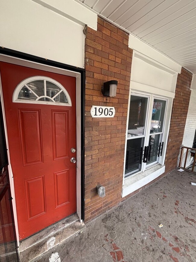 Building Photo - 3 Bedroom 2 Bathroom Townhome Available in 21216