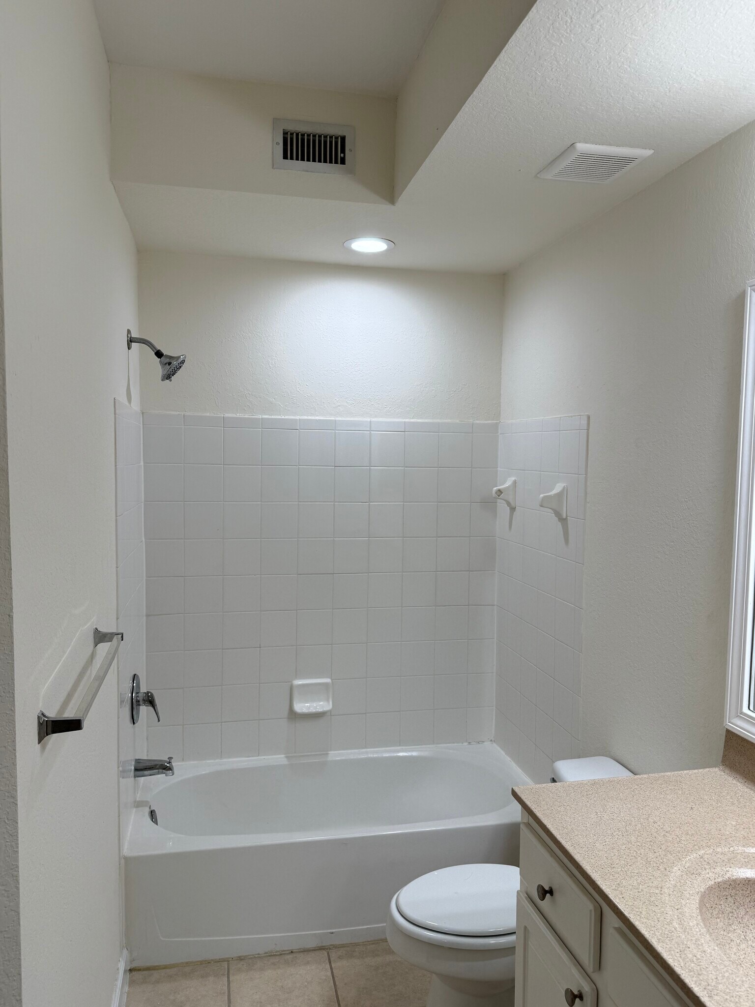 Building Photo - 10075 Gate Pky N