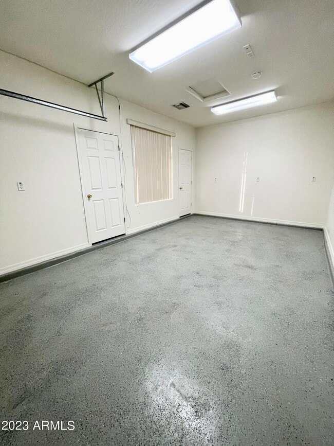 Building Photo - 15154 W Redfield Rd
