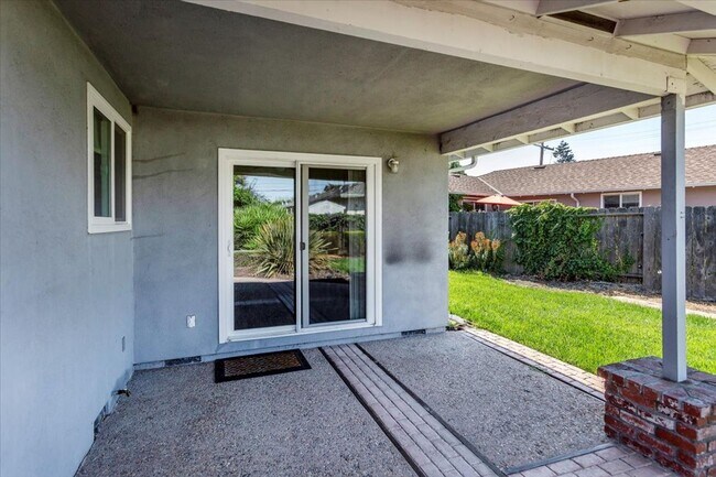 Building Photo - Great Sunnyvale Home