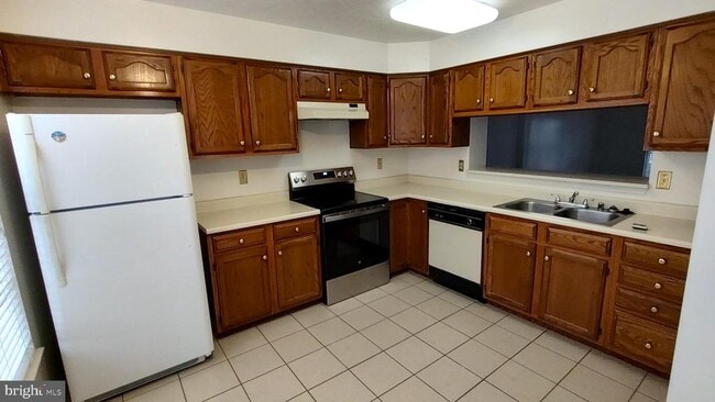 Building Photo - 342 Honey Locust Ct