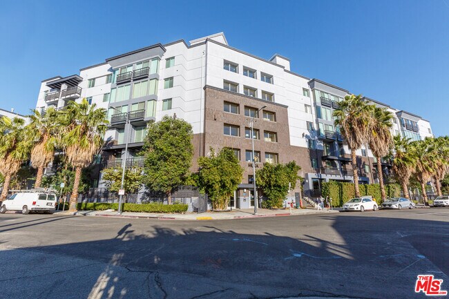 Building Photo - 629 Traction Ave