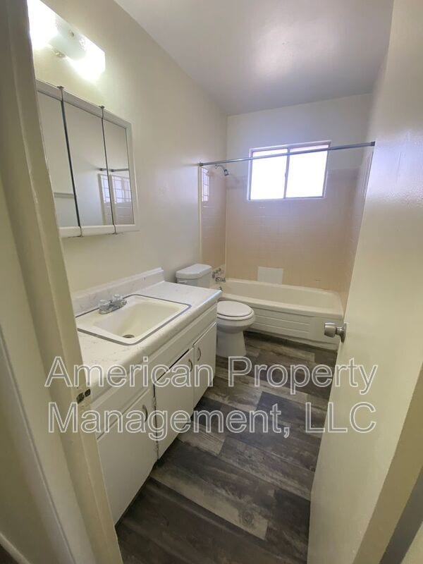 Building Photo - 1598 S 67th E Ave