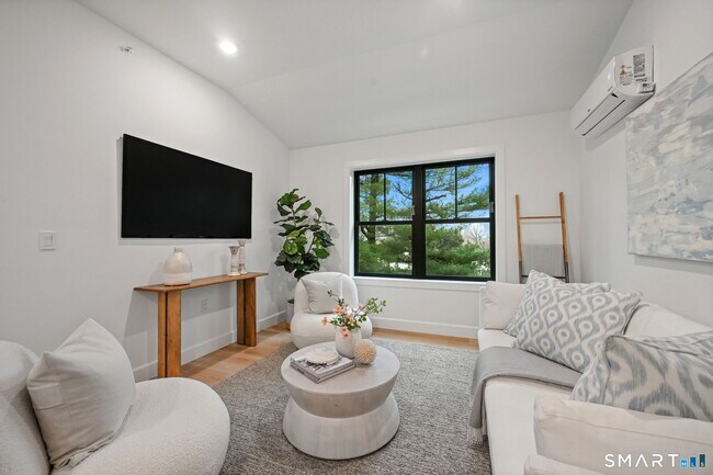 Building Photo - 131 Beach Rd