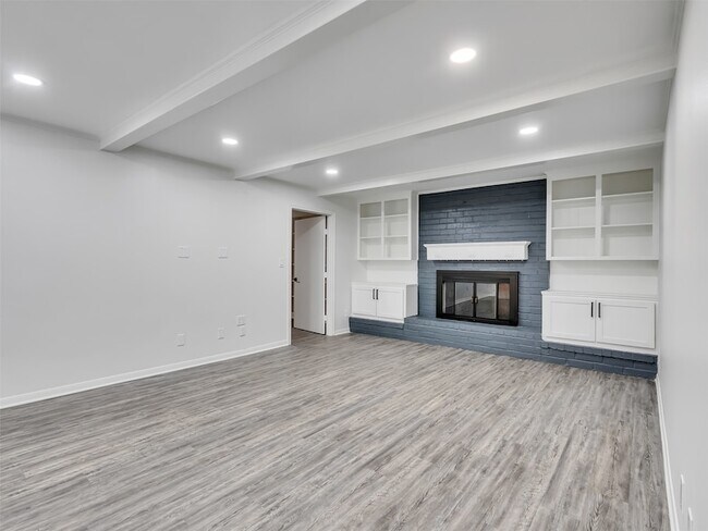 Building Photo - 4023 Laverock Rd