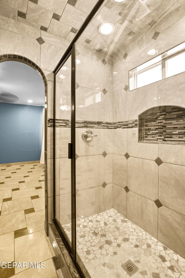 Building Photo - 1325 James Dudley Dr