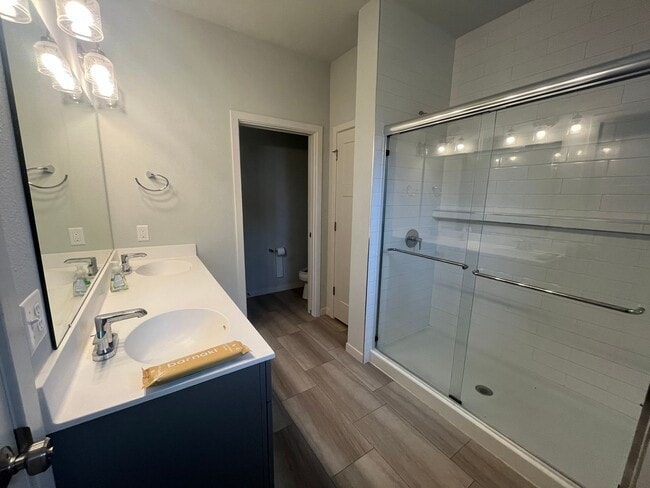 Building Photo - 553 Sienna Glenn Wy