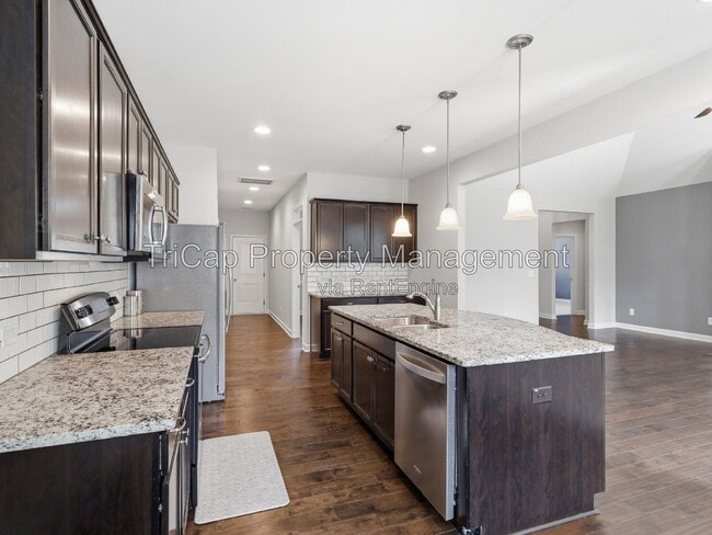 Building Photo - 8029 Crookneck Dr