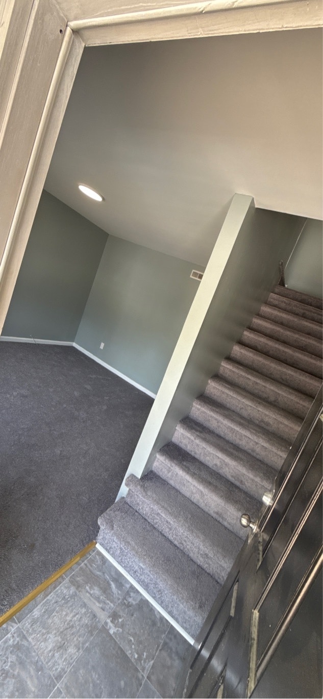 Building Photo - 127 Aqua Ct