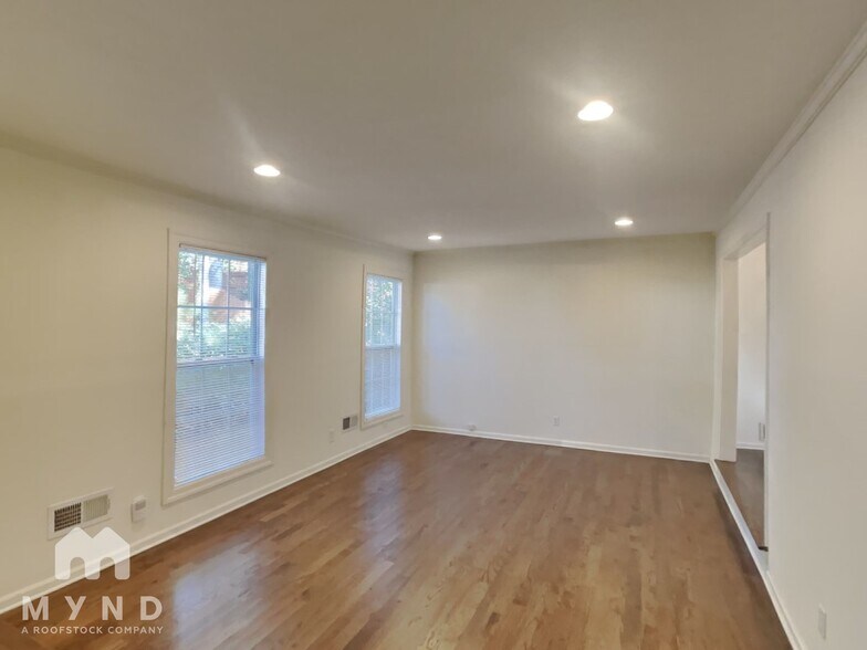 Building Photo - 315 Franklin Rd