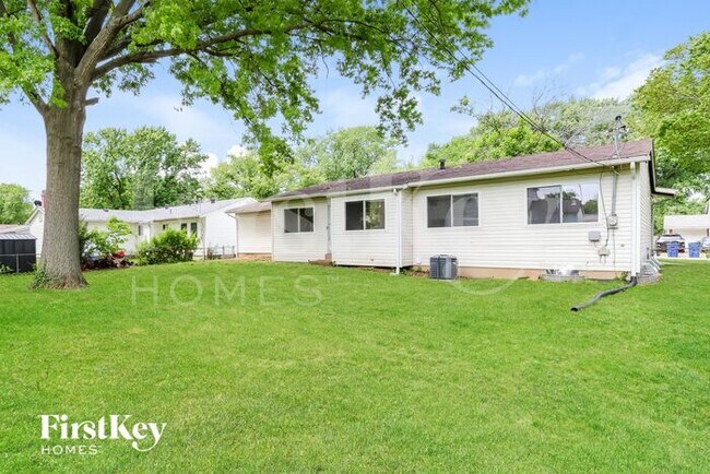 Building Photo - 2240 Spoonwood Dr