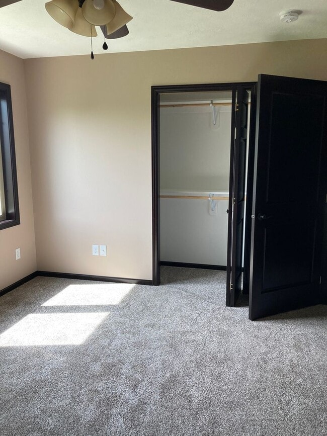 Building Photo - Prairie Bluff Condo