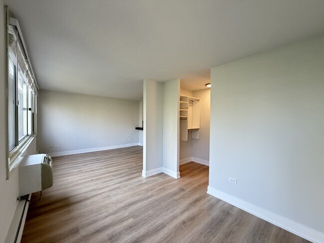 Building Photo - 1442 N Dearborn St