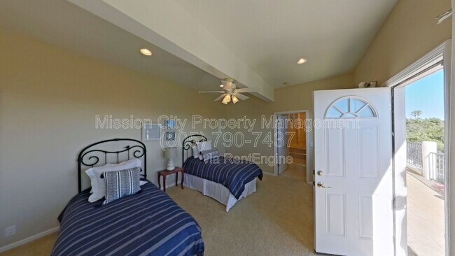 Building Photo - 1227 Viscaino Rd