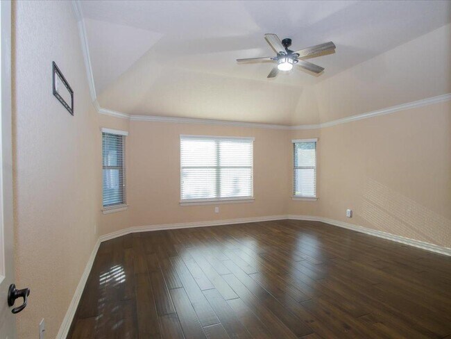 Building Photo - 26618 Camden Chase