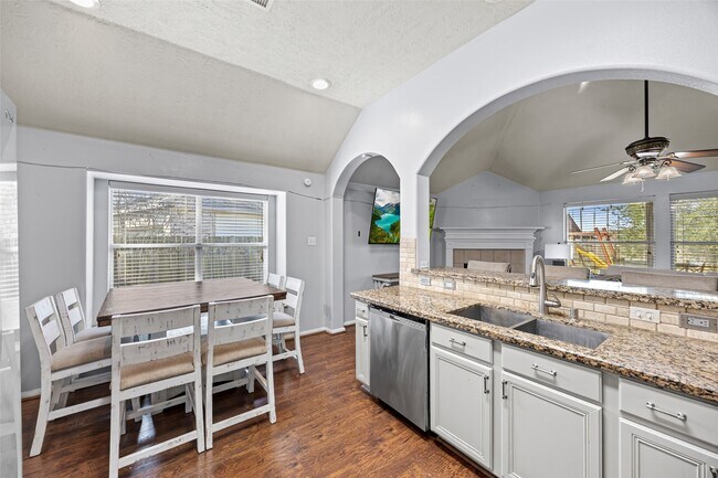 Building Photo - 1479 Allison St