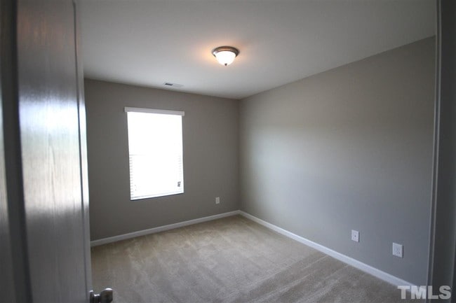 Building Photo - 2233 Sunny Cove Dr