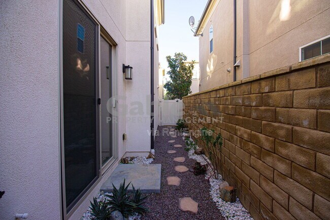 Building Photo - 21916 Moveo Dr