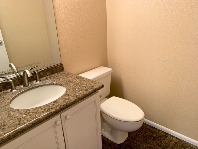 Building Photo - Stunning 3-bedroom and 3-bathroom Home (Ka...